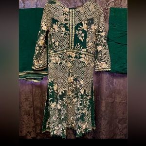 India/pakistani traditional 3 piece stiched suit